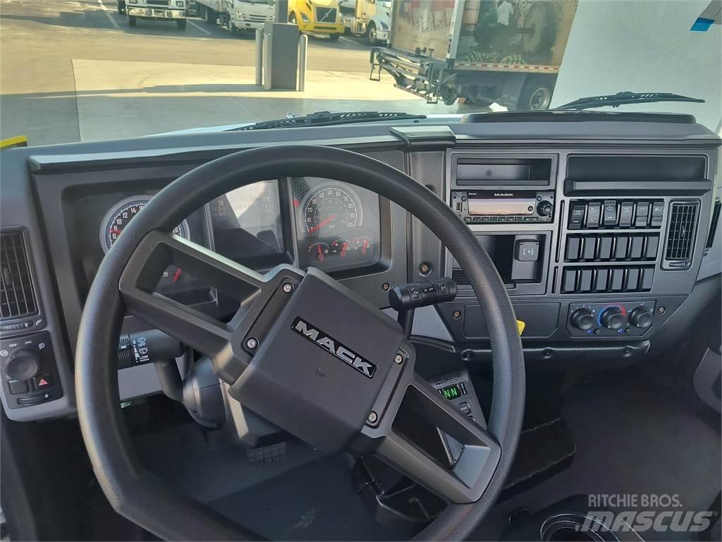 Mack MD7 42R Camiones chasis