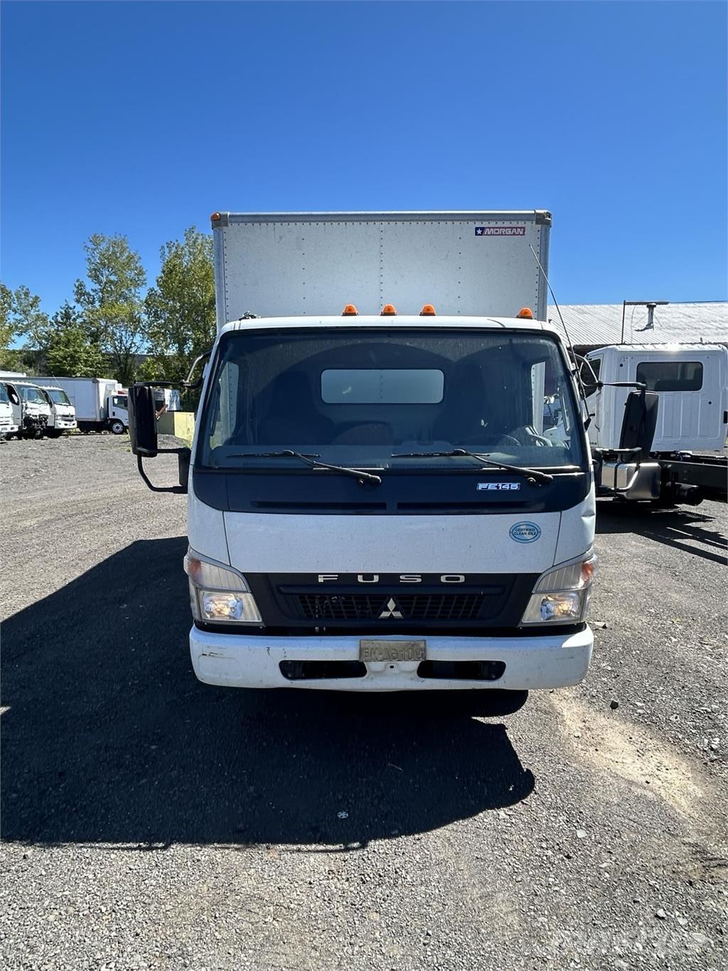 Mitsubishi FUSO FE140 Camiones caja cerrada