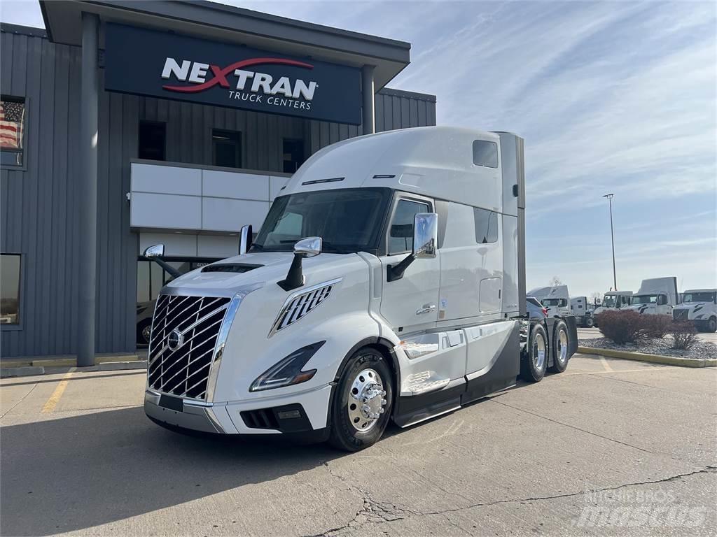 Volvo NEW VNL860 Cabezas tractoras