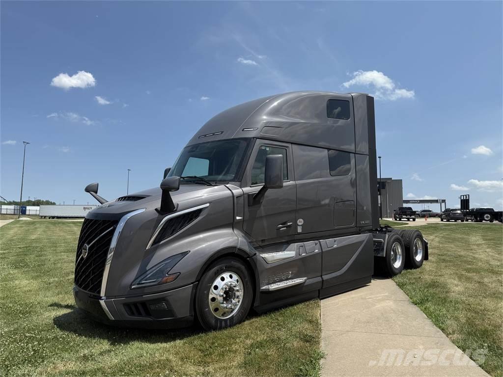 Volvo NEW VNL860 Cabezas tractoras
