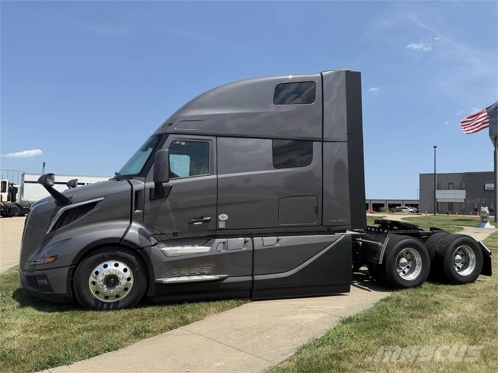 Volvo NEW VNL860 Cabezas tractoras