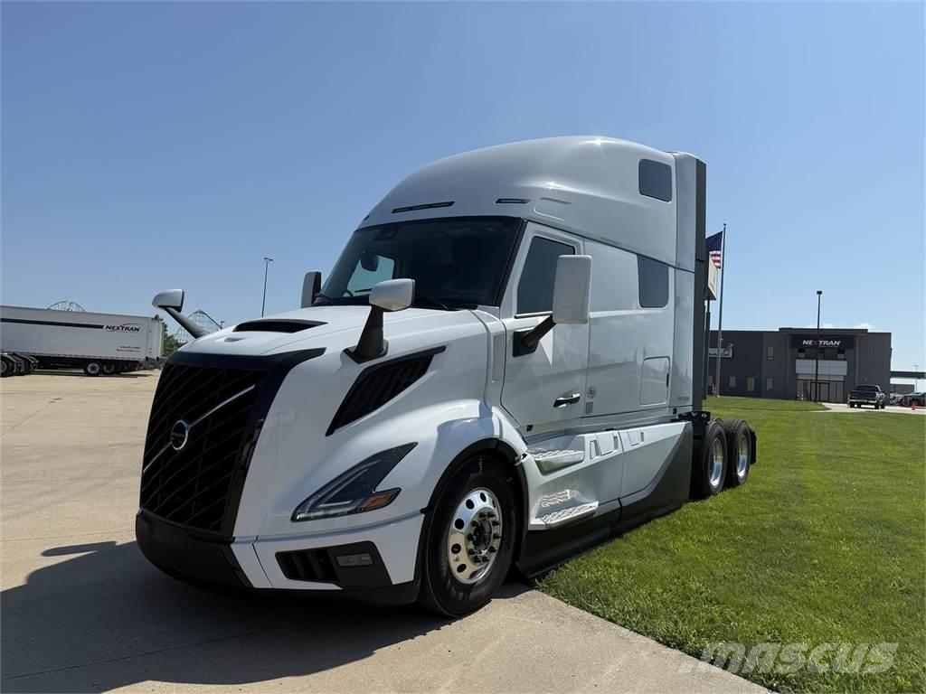 Volvo NEW VNL860 Cabezas tractoras