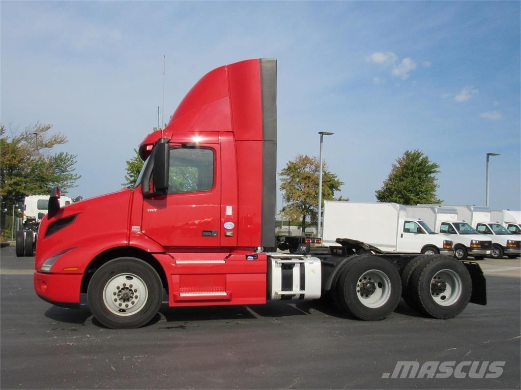 Volvo VNL64T300 Cabezas tractoras