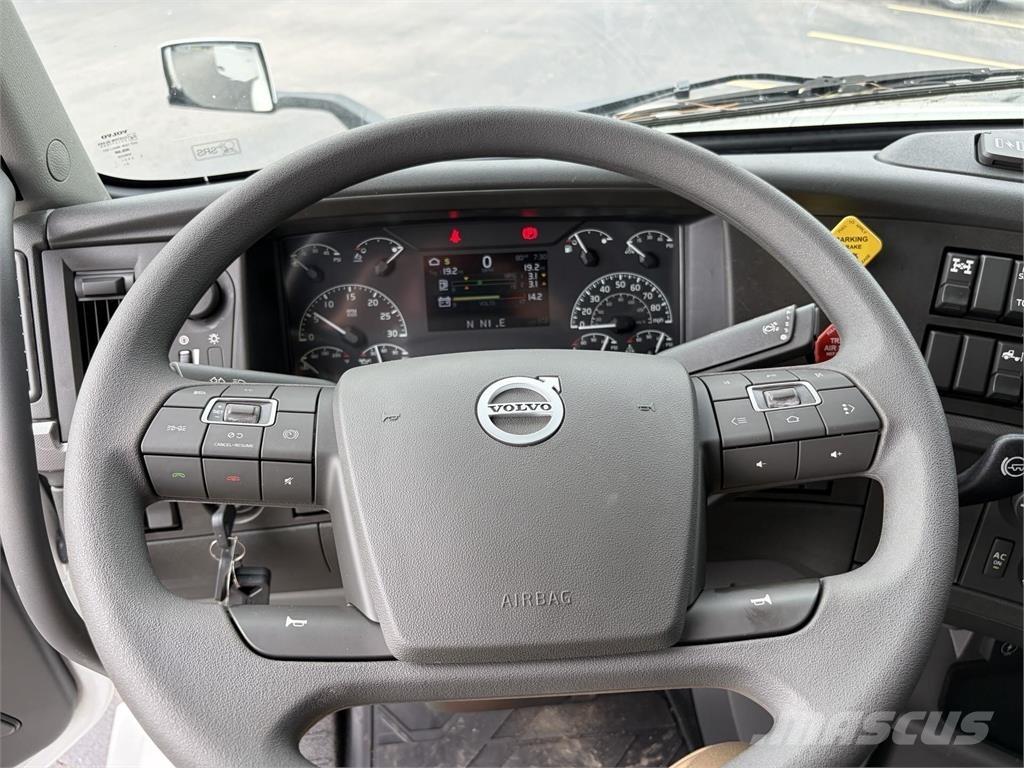 Volvo VNL64T740 Cabezas tractoras
