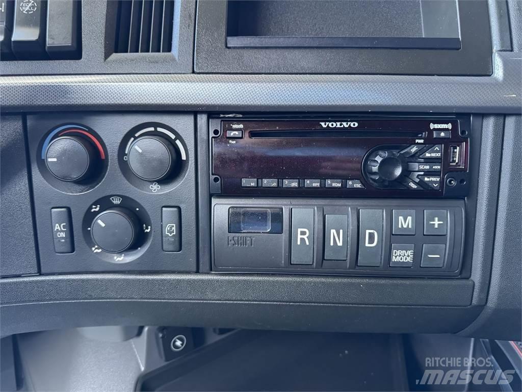 Volvo VNL64T760 Cabezas tractoras