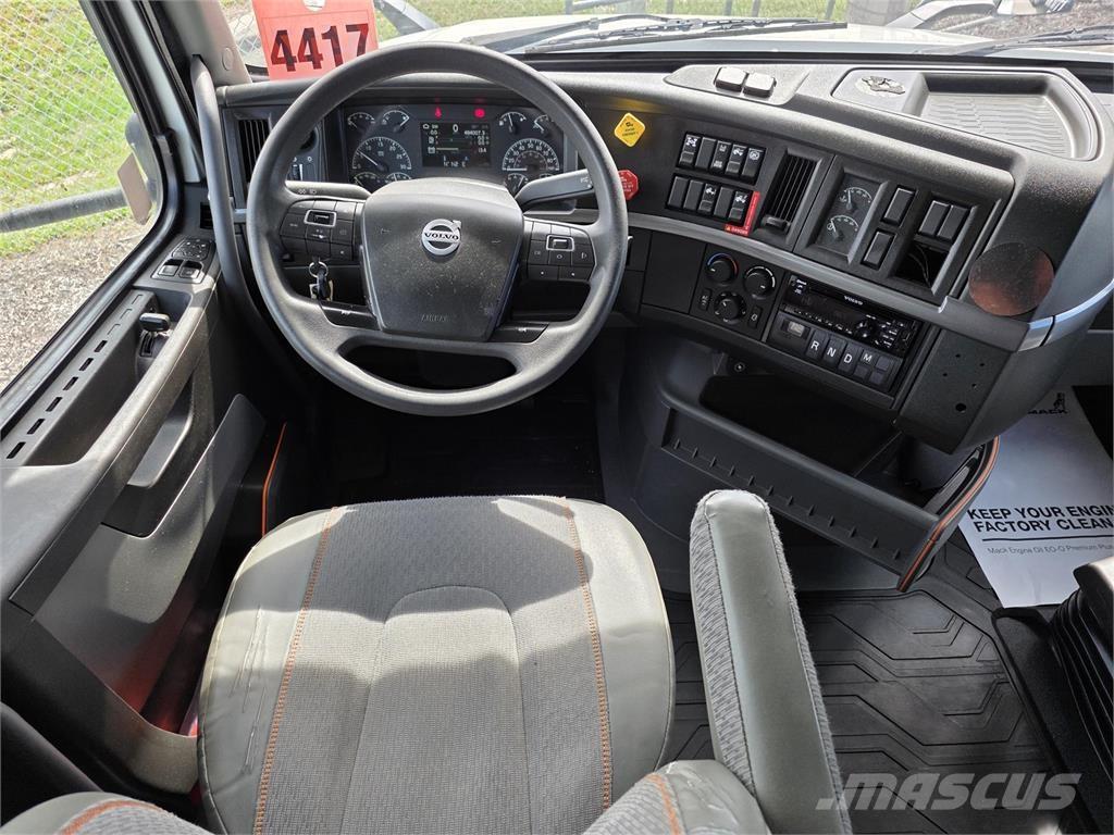 Volvo VNL64T760 Cabezas tractoras