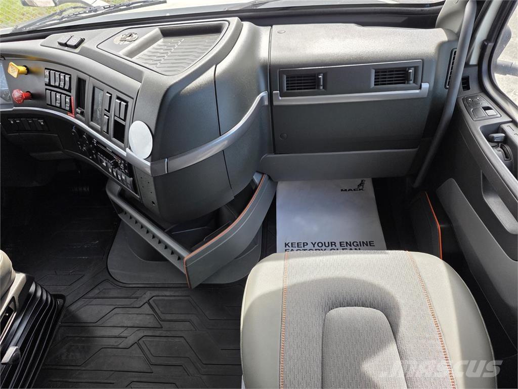 Volvo VNL64T760 Cabezas tractoras