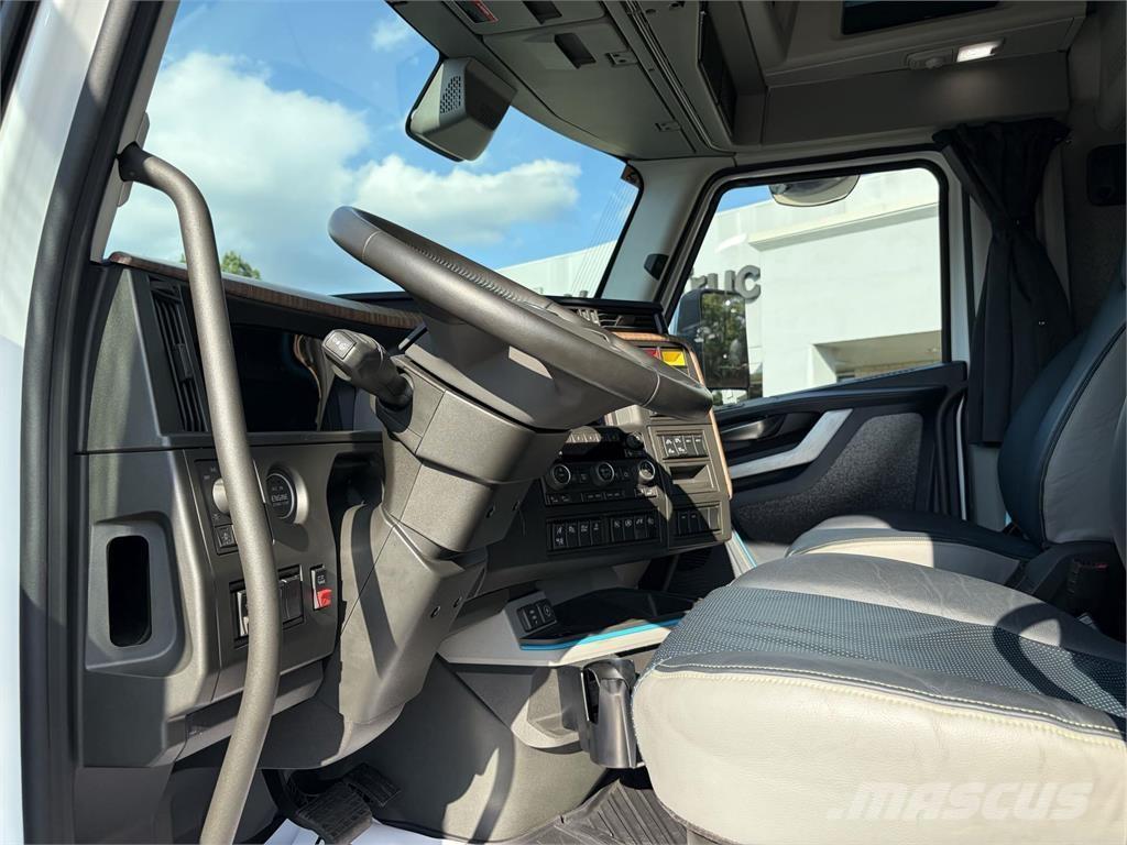 Volvo VNL64T860 Cabezas tractoras