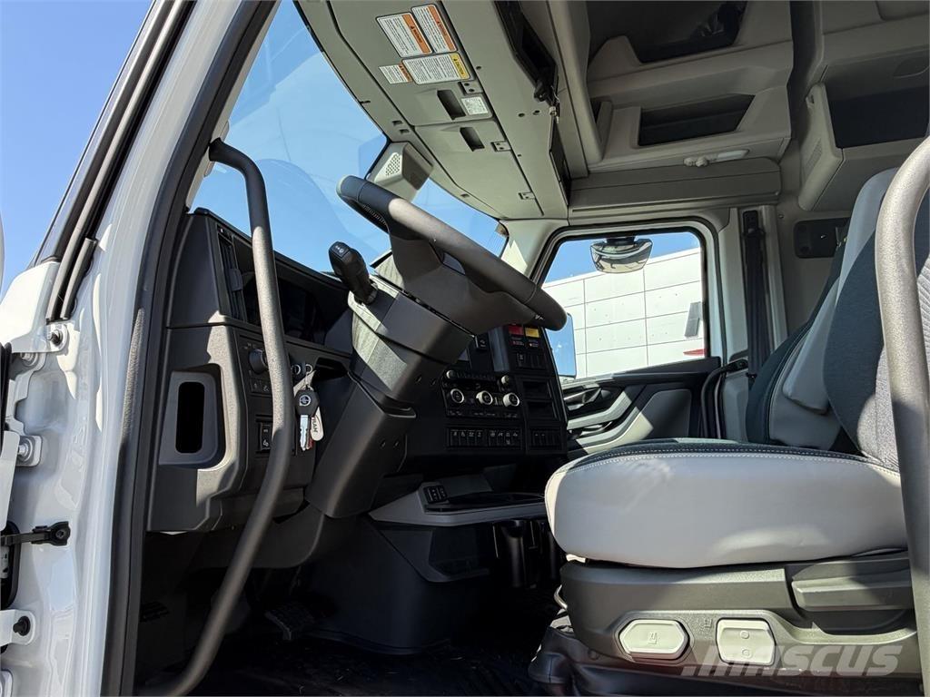 Volvo VNL64T860 Cabezas tractoras