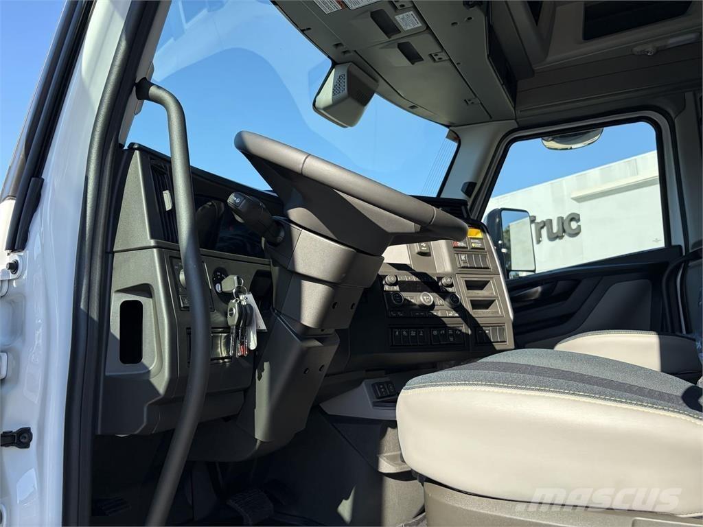 Volvo VNL64T860 Cabezas tractoras