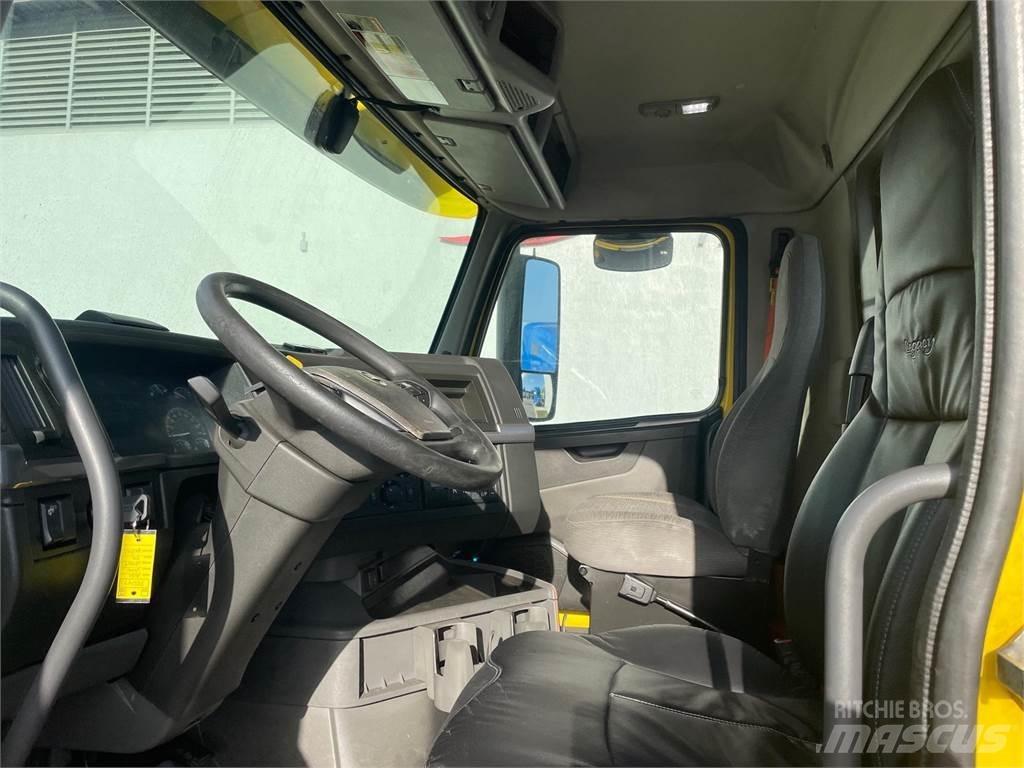 Volvo VNR64T300 Cabezas tractoras