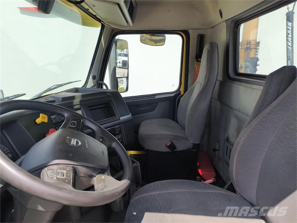 Volvo VNR64T300 Cabezas tractoras
