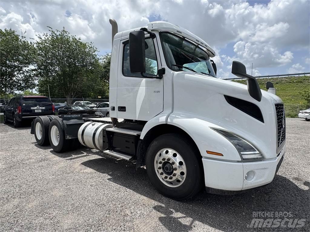 Volvo VNR64T300 Cabezas tractoras