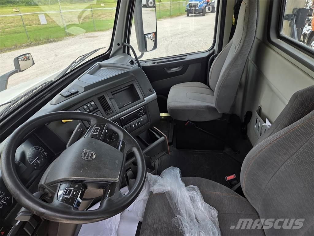 Volvo VNR64T300 Cabezas tractoras