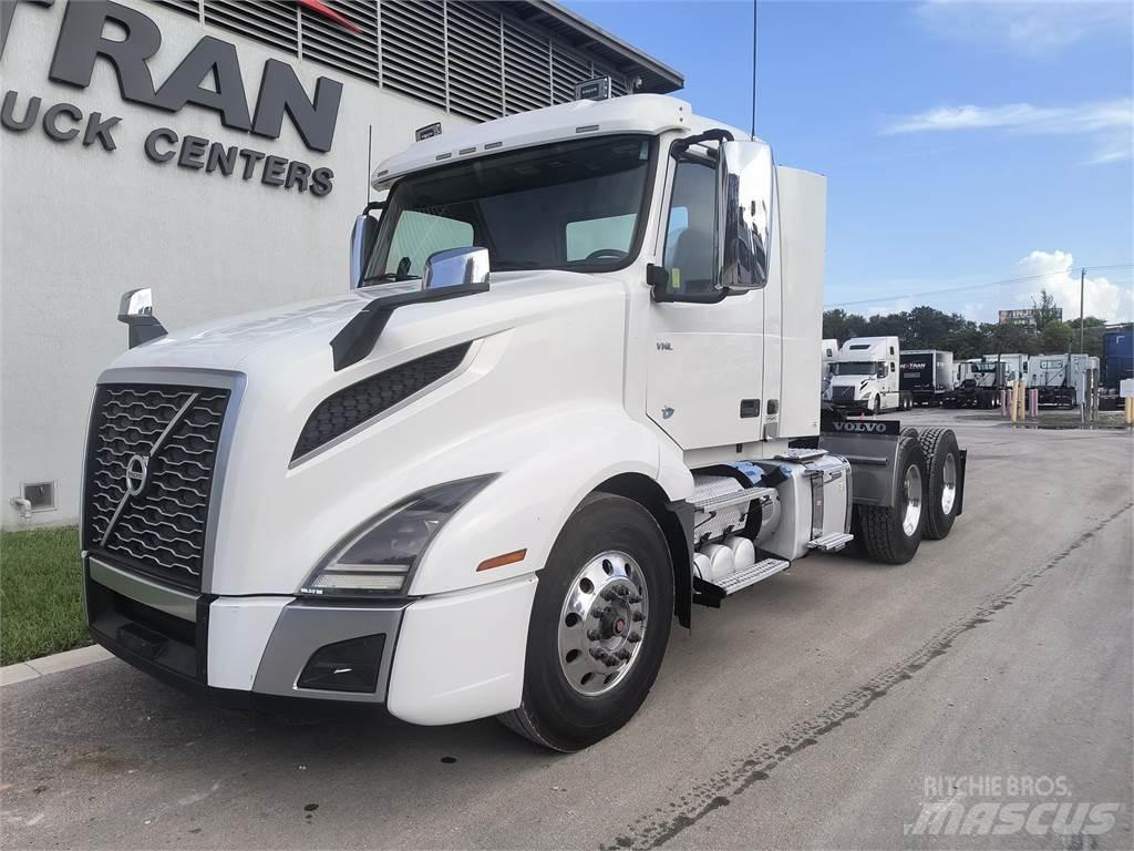 Volvo VNR64T300 Cabezas tractoras