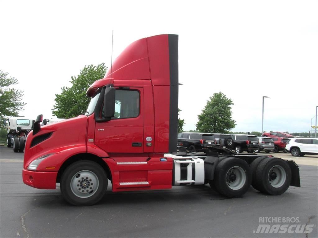 Volvo VNR64T300 Cabezas tractoras