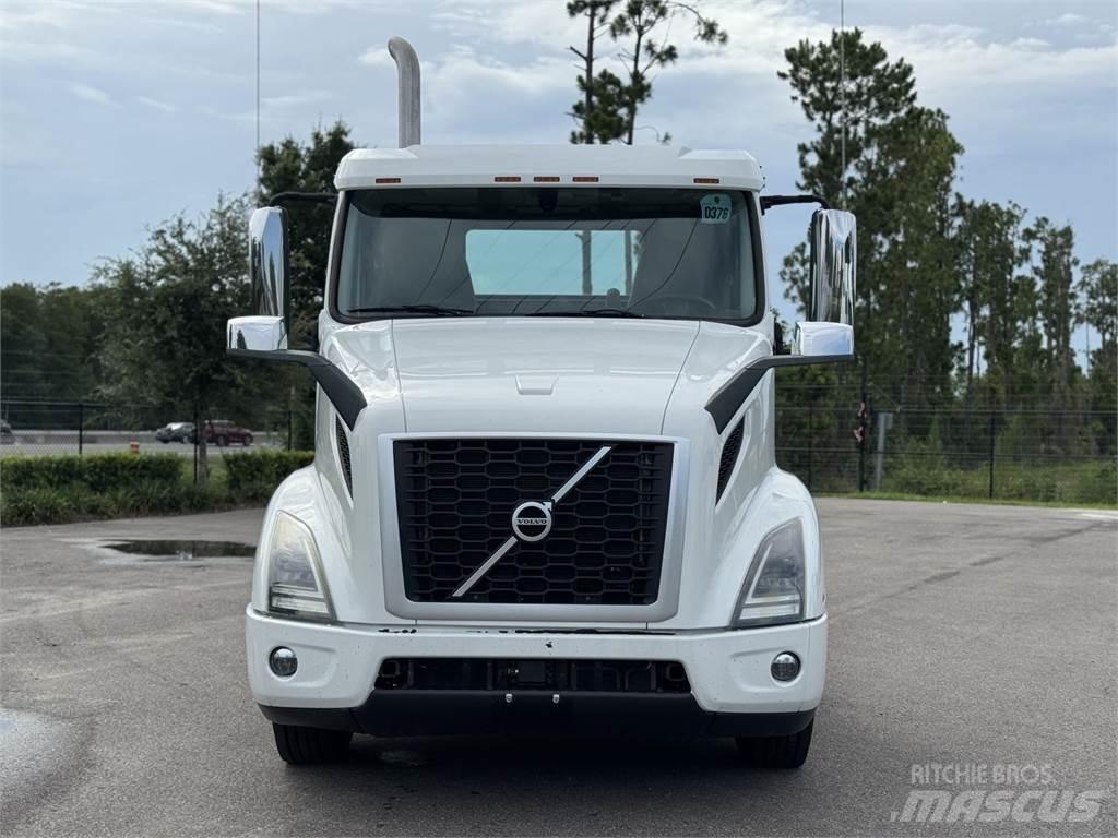 Volvo VNR64T300 Cabezas tractoras