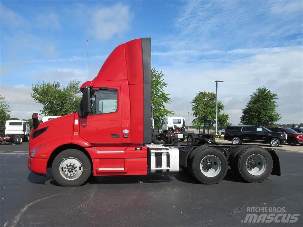 Volvo VNR64T300 Cabezas tractoras