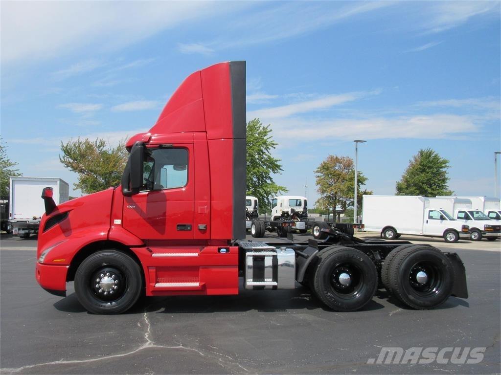 Volvo VNR64T300 Cabezas tractoras