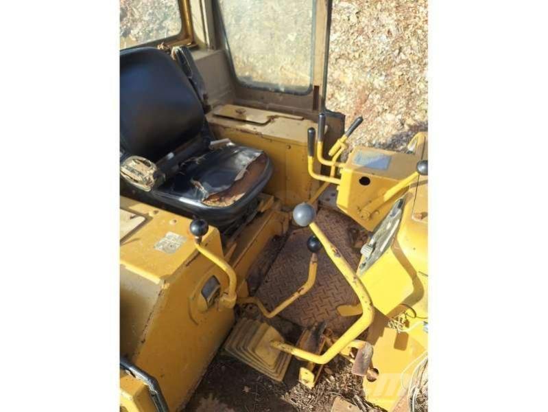 CAT D6D Buldozer sobre oruga