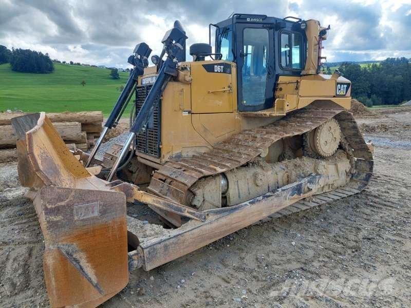 CAT D6T LGP Buldozer sobre oruga
