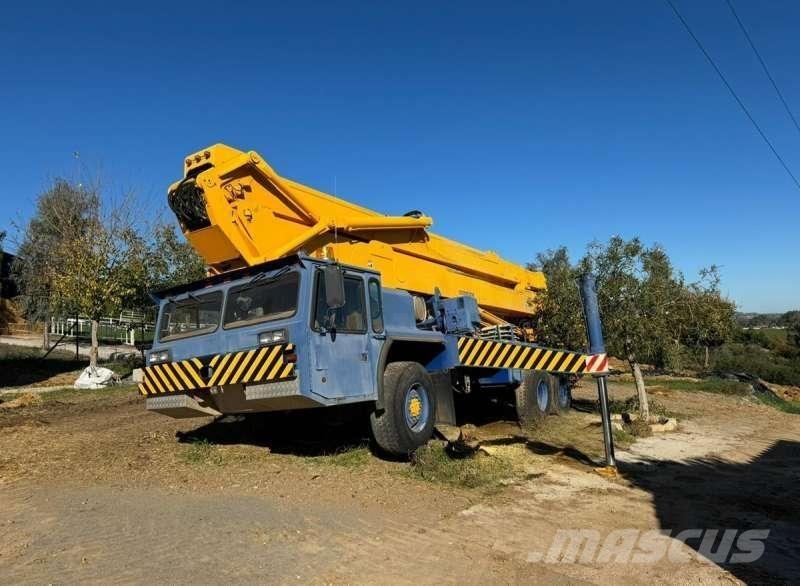 Condor 125/S Grúas todo terreno