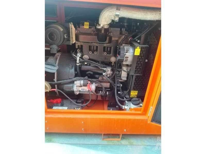  Gruau 22 KVA Generadores diesel