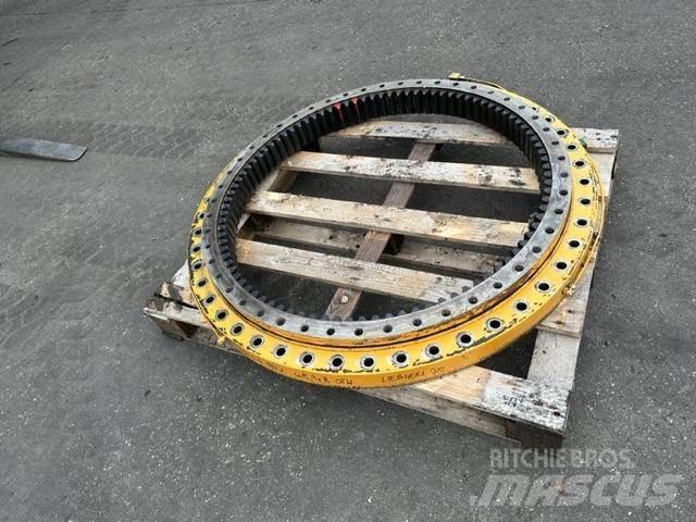 Liebherr A 922 Chasis y suspención