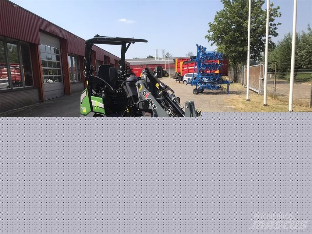 GiANT G2200E Palas cargadoras frontales