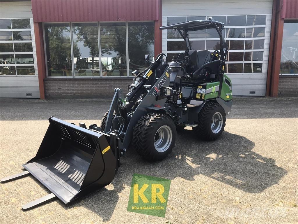 GiANT G2200E Palas cargadoras frontales