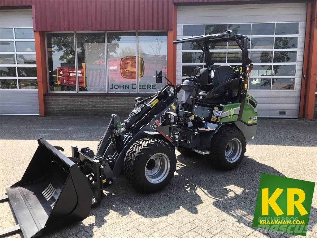 GiANT G2200E Palas cargadoras frontales
