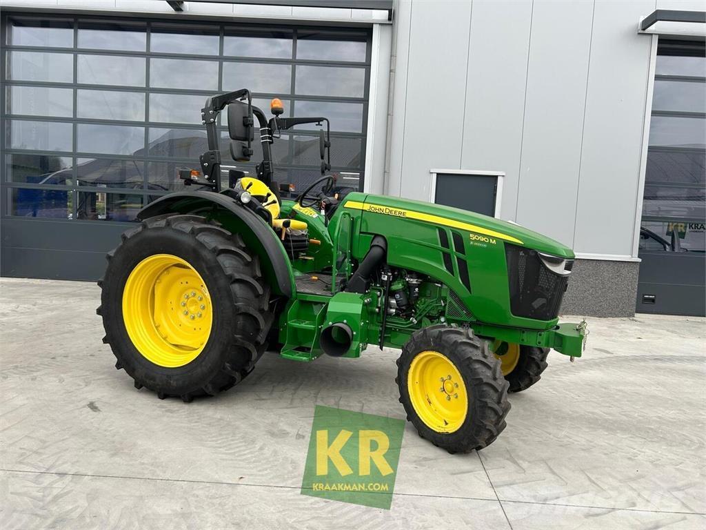 John Deere 5090M Tractores