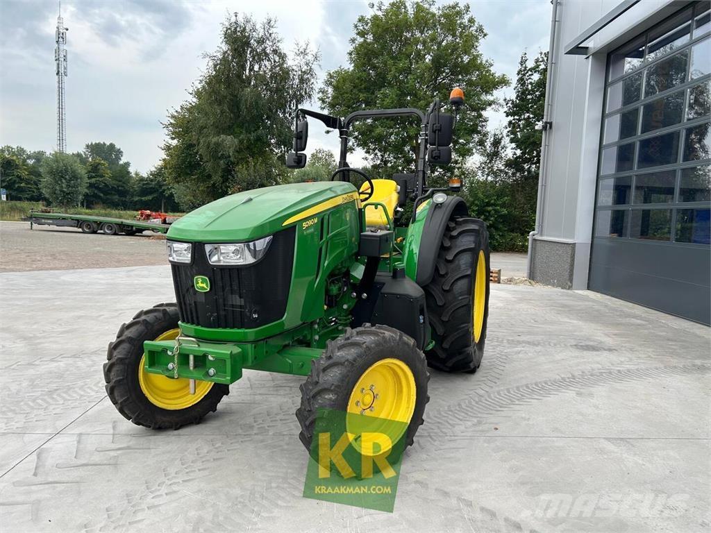 John Deere 5090M Tractores