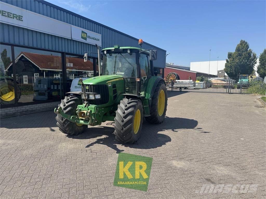 John Deere 6130 Tractores