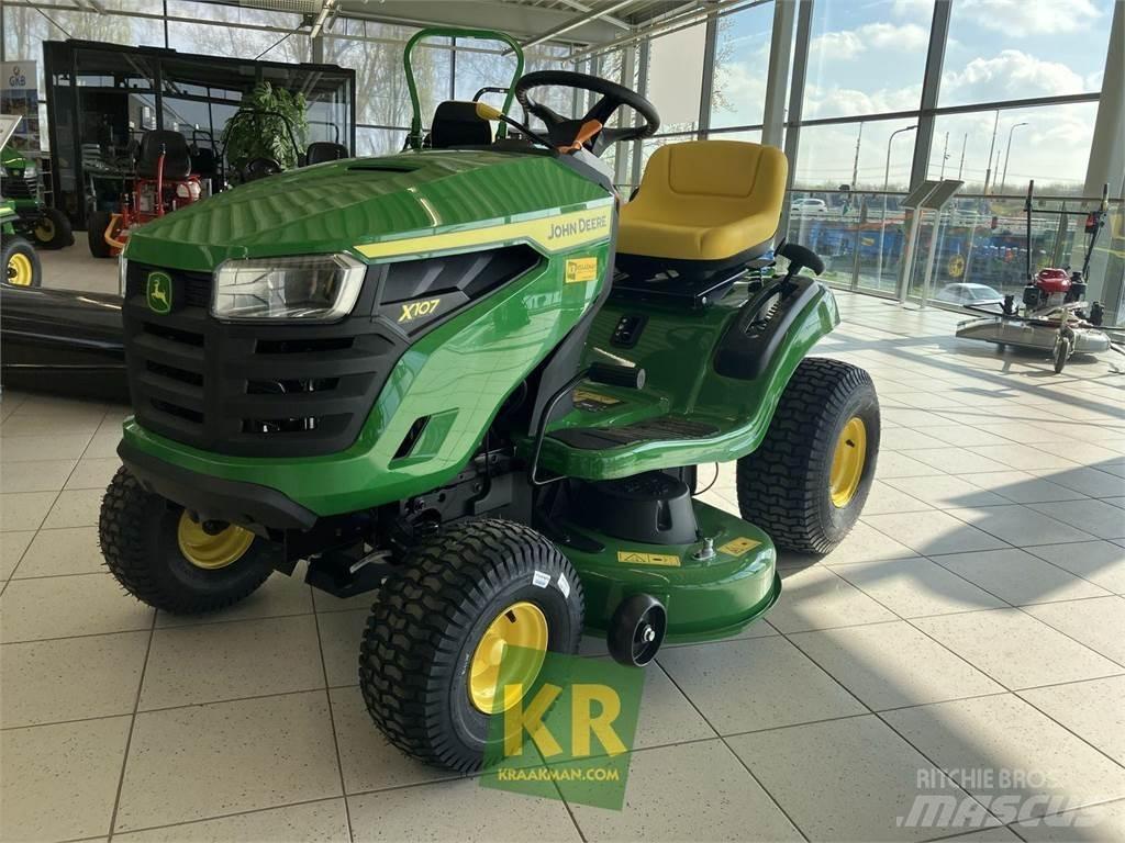 John Deere X107 Tractores corta-césped