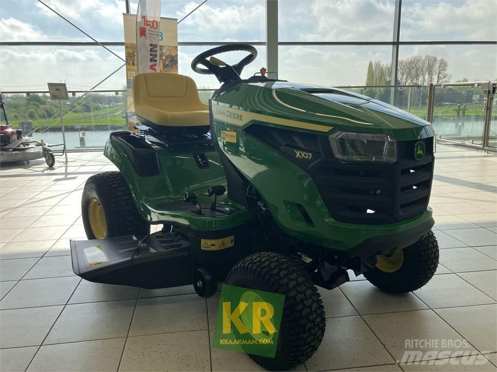 John Deere X107 Tractores corta-césped