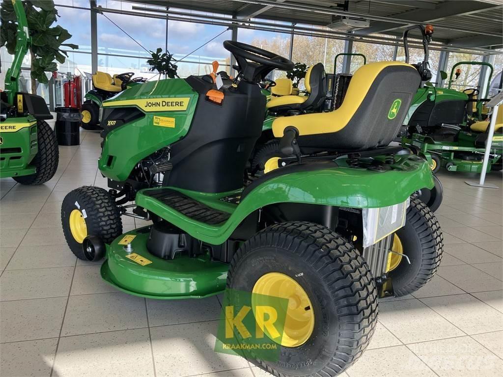 John Deere X107 Tractores corta-césped