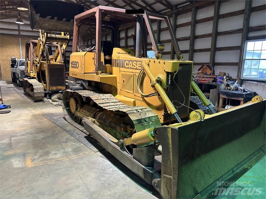 CASE 1550 Buldozer sobre oruga
