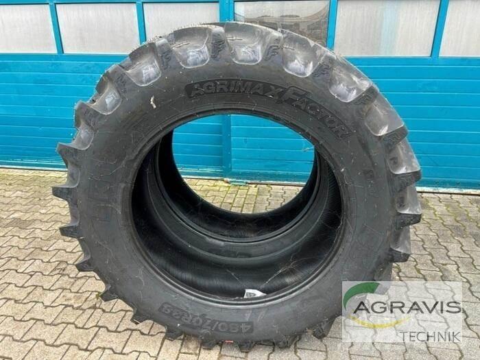 BKT 480/70-R38 Neumáticos, ruedas y llantas
