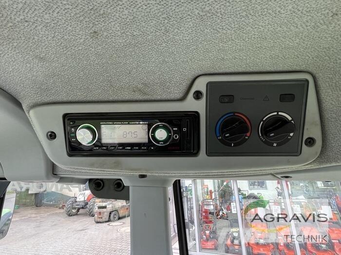 CLAAS ARION 420 Tractores