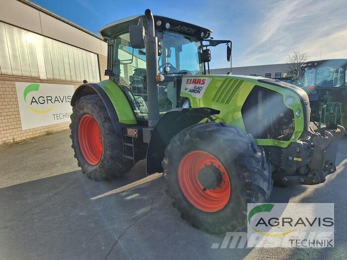 CLAAS ARION 640 CEBIS Tractores