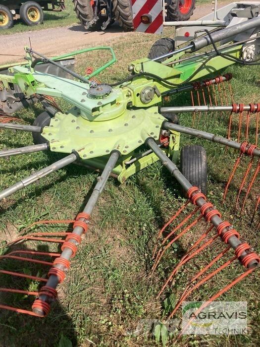CLAAS LINER 1550 TWIN Rastrillos y henificadores