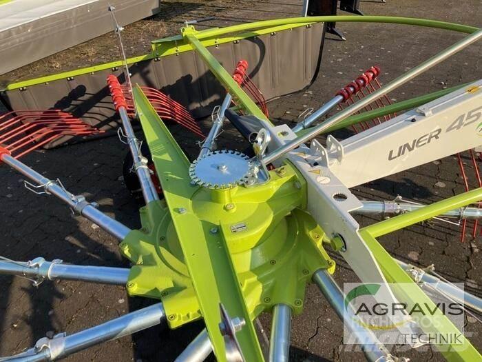 CLAAS LINER 450 Rastrillos y henificadores