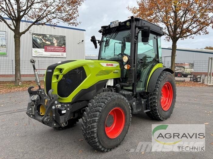 CLAAS NEXOS 240 L Tractores