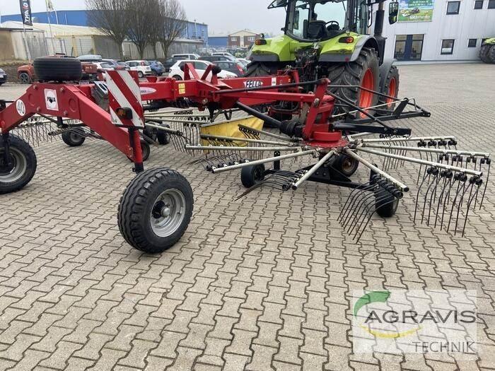 Fella TS 880 Rastrillos y henificadores
