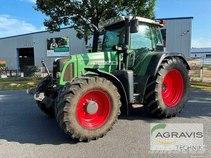 Fendt 714 VARIO Tractores