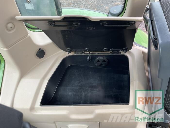 Fendt 718 Vario Tractores