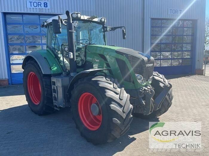 Fendt 824 VARIO SCR Tractores