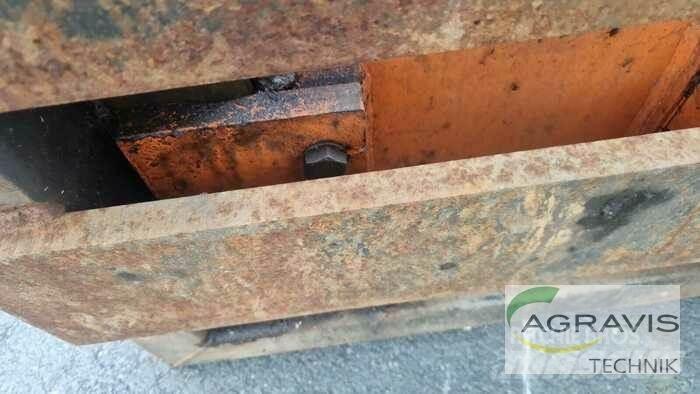  GEBRAUCHTES KLEINGERÄT Procesadoras y cortadoras de leña