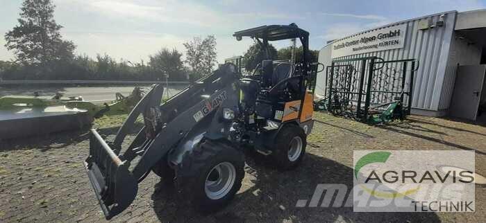 GiANT G2300 HD Cargadoras sobre ruedas